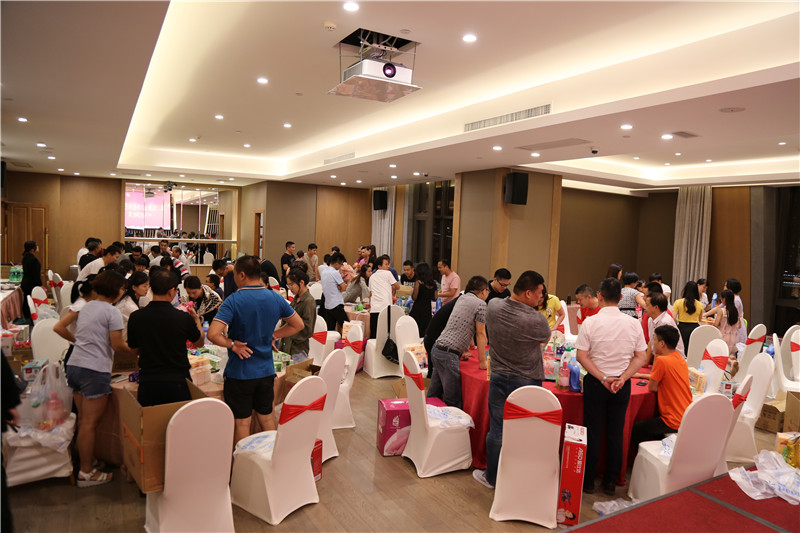 Mooncake Gambling Dinner to Celebrate the Mid-Autumn Festival